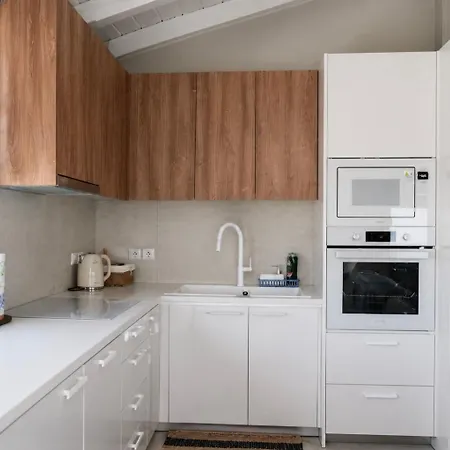 Mountain 'aether Villa' Kalivitis